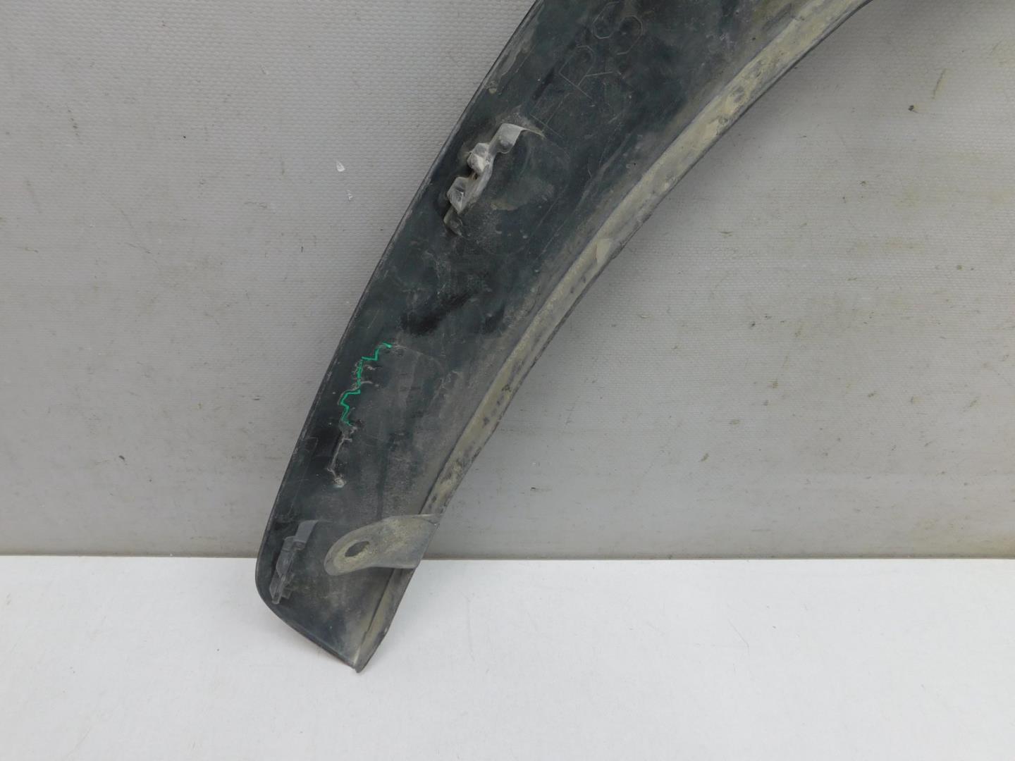 Накладка переднего крыла правого