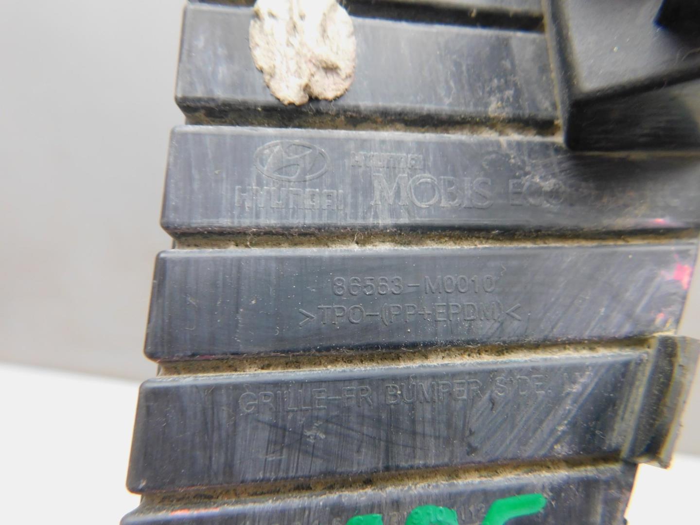 Решетка в бампер левая