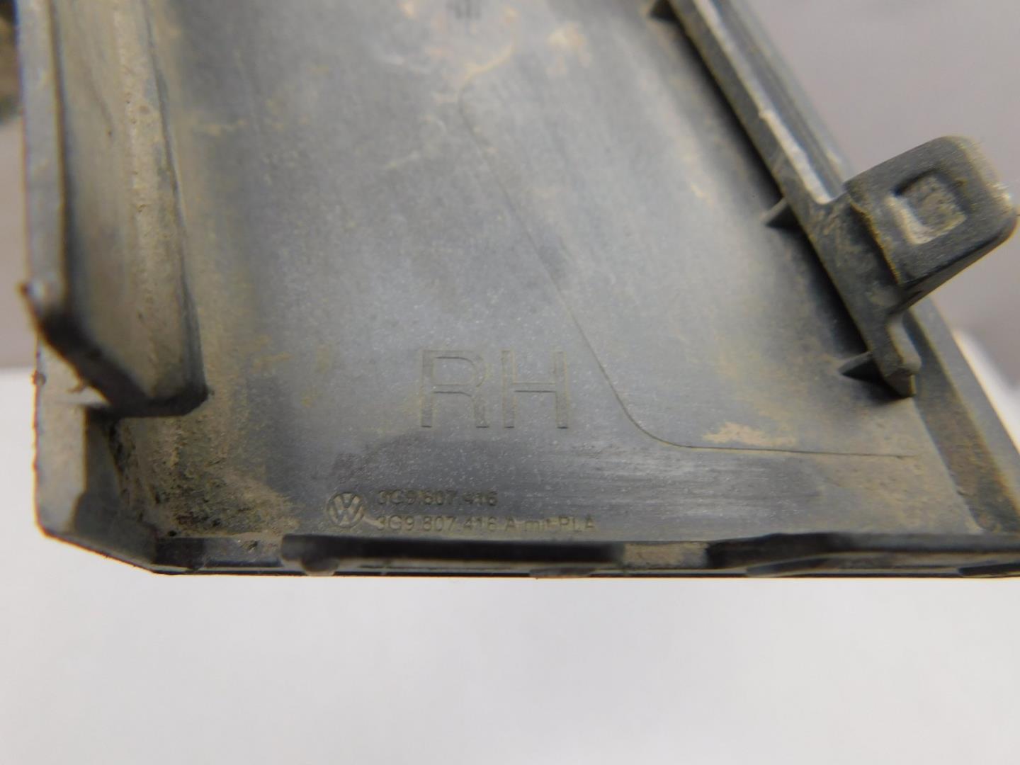 Накладка заднего бампера правая