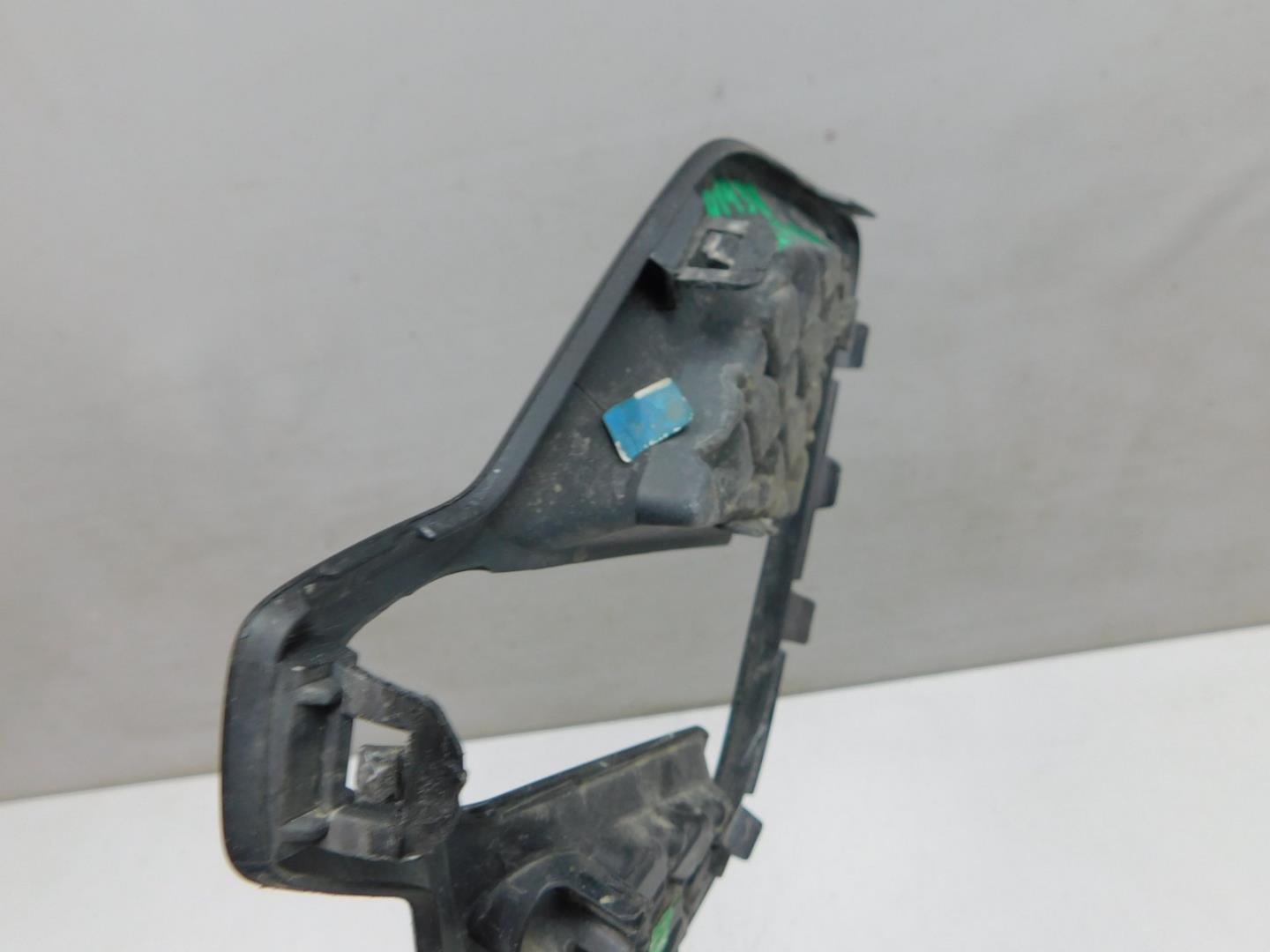 Решетка в бампер правая