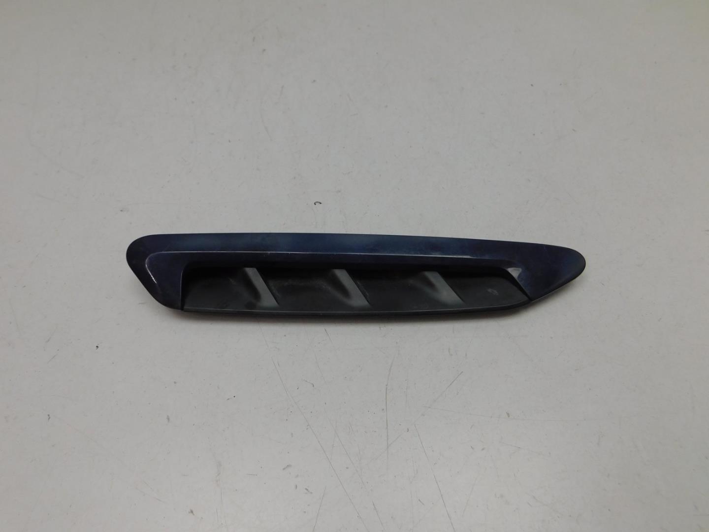 Накладка переднего крыла правого