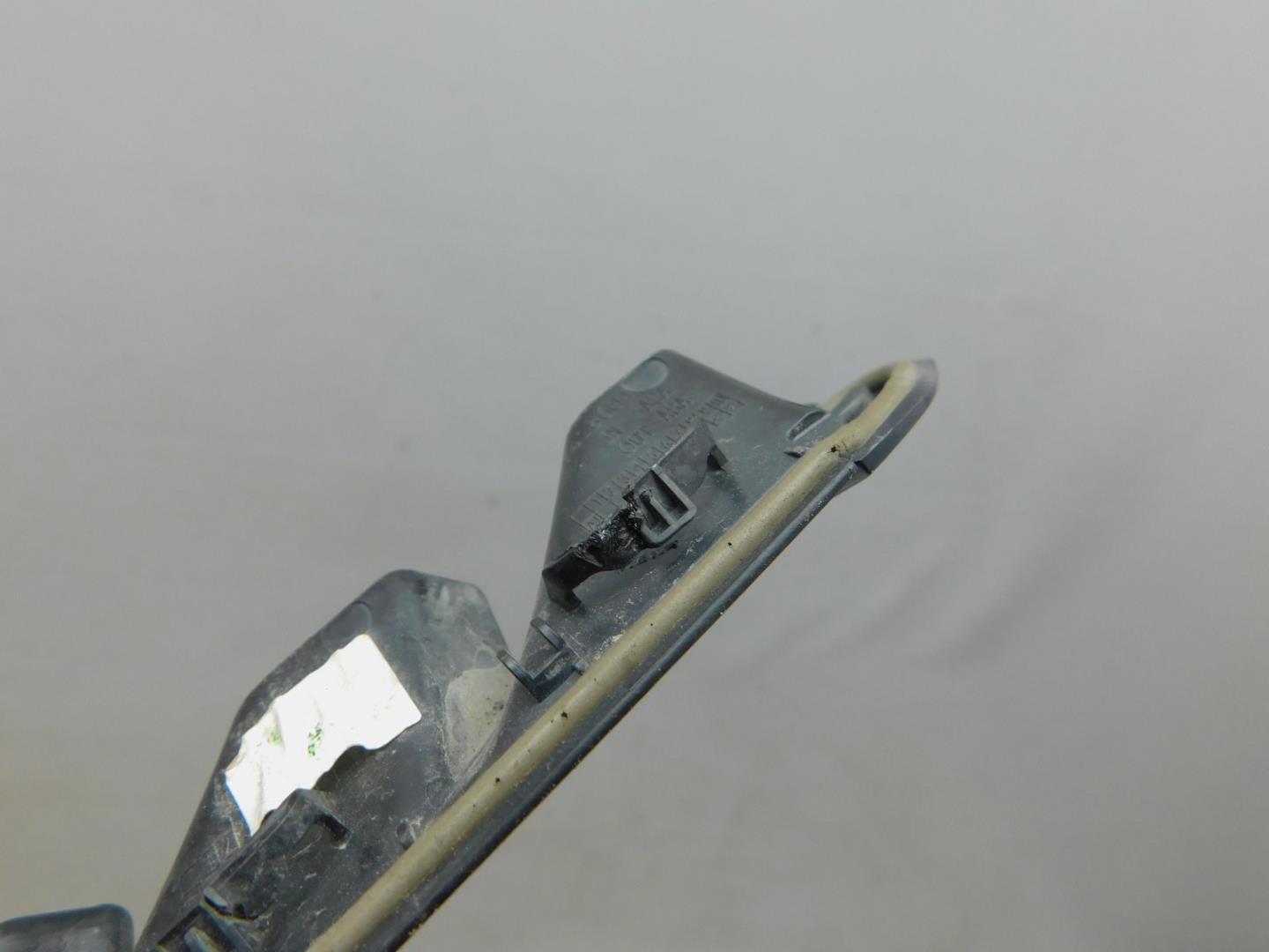 Накладка переднего крыла правого