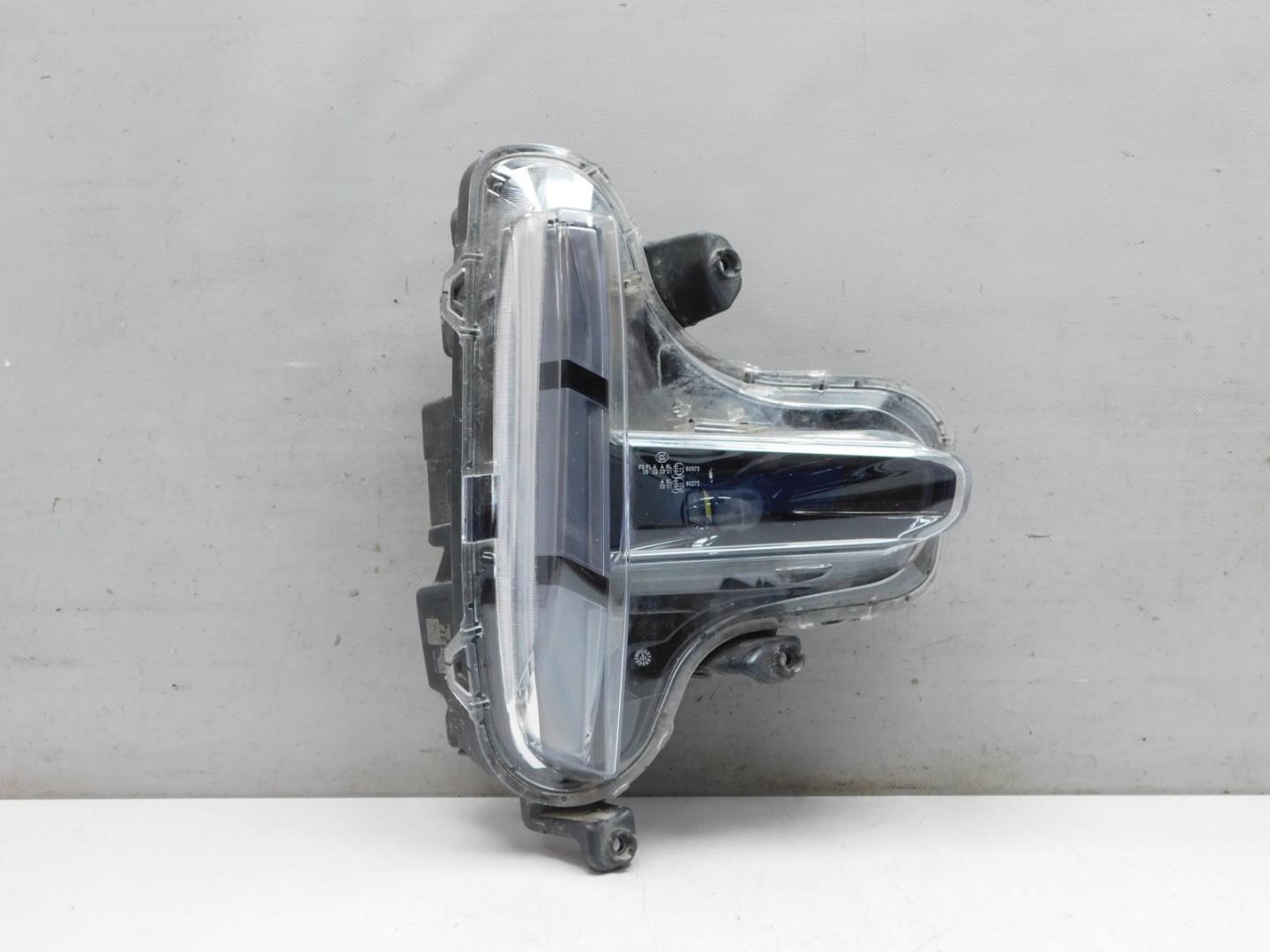 Габарит передний правый