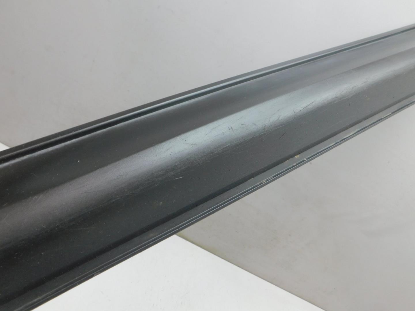 Накладка двери передней левой