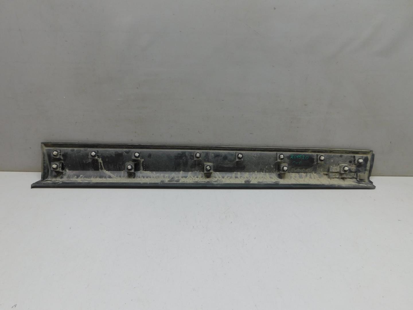 Накладка двери передней левой