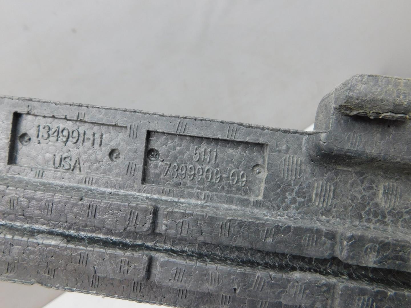 Усилитель переднего бампера