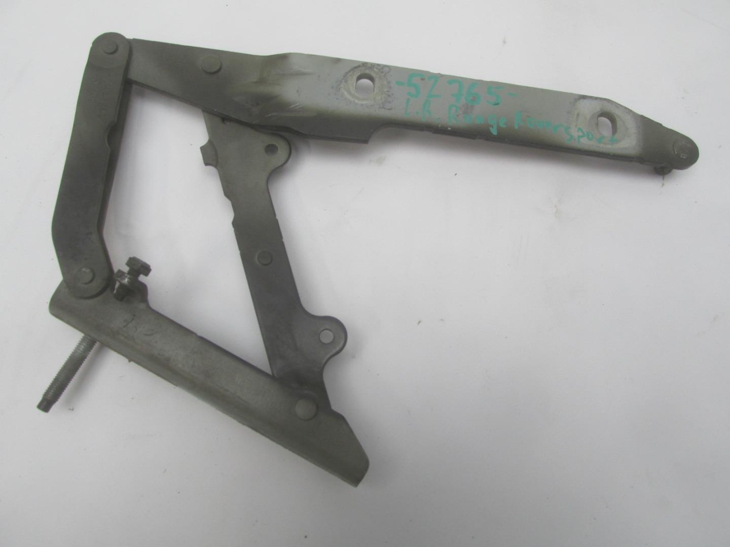 Петля капота правая