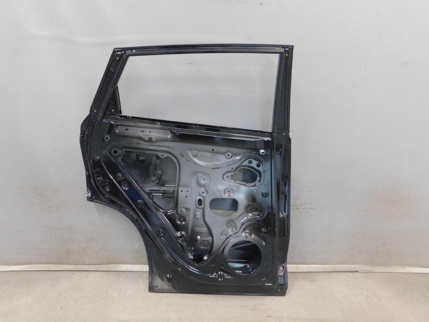 Дверь задняя левая