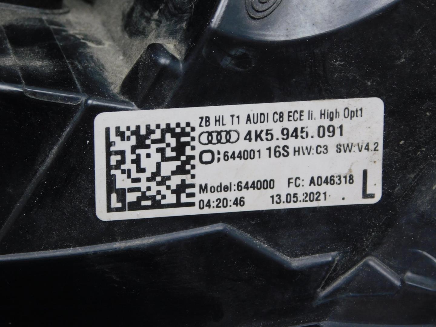 Фонарь задний наружный левый