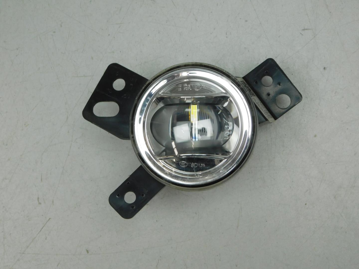 Фара противотуманная левая