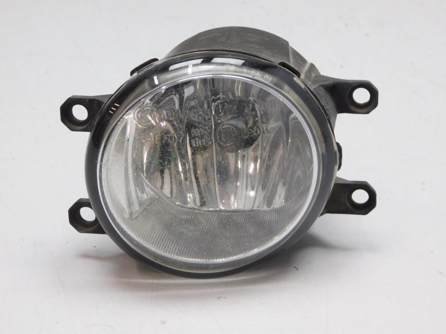 Фара противотуманная левая