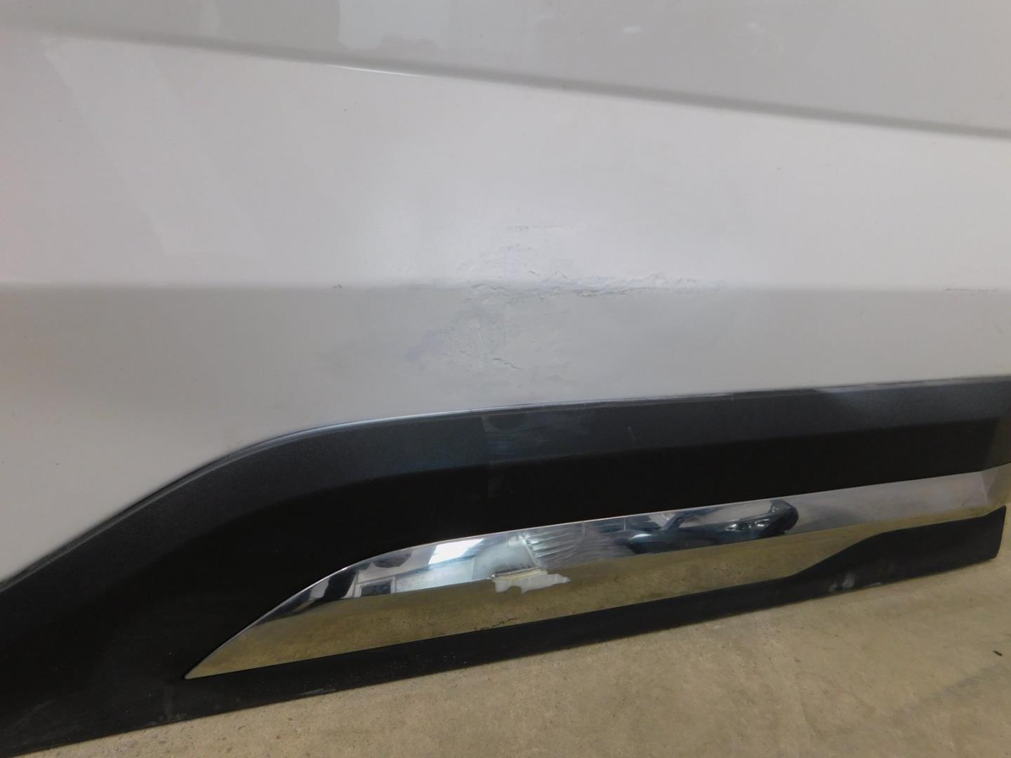 Дверь задняя правая