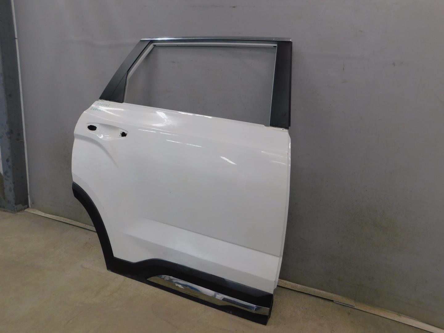 Дверь задняя правая