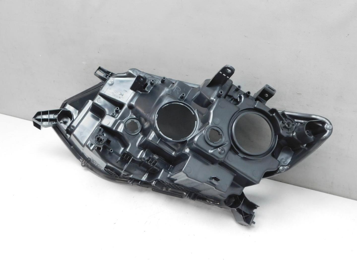 Корпус фары правой