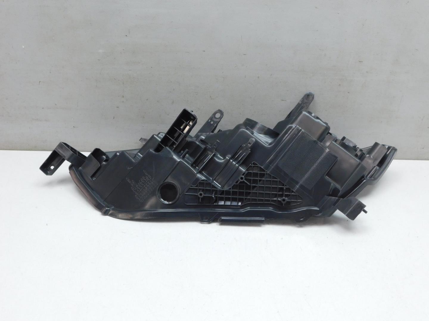 Корпус фары правой