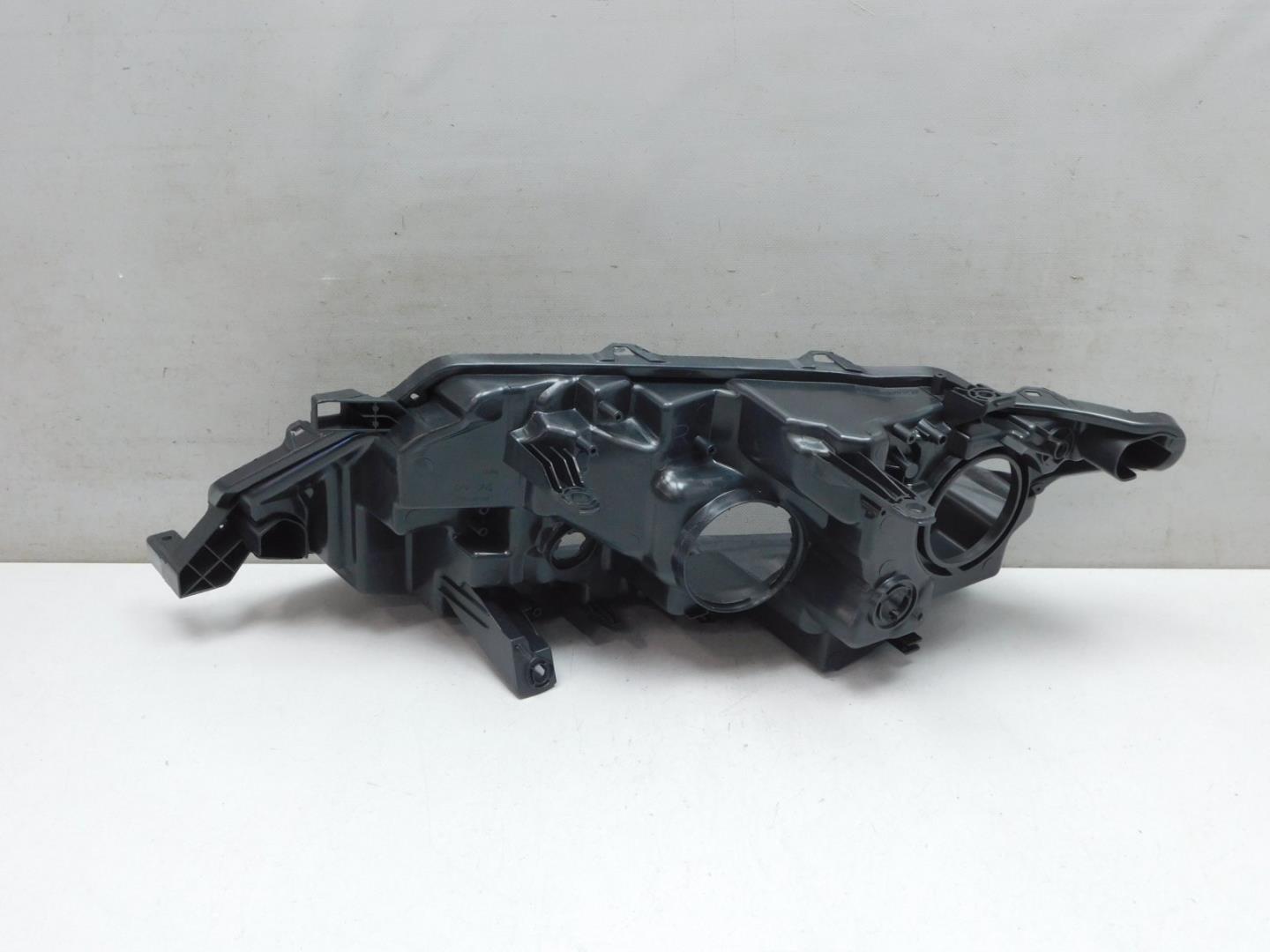 Корпус фары правой