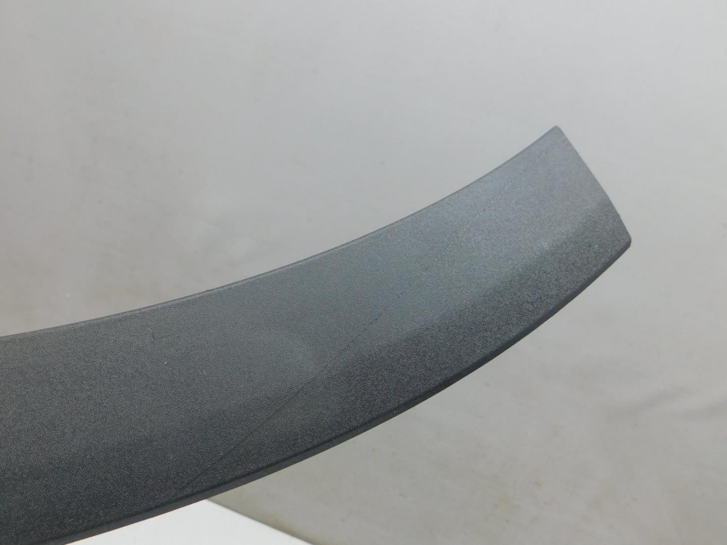 Накладка заднего крыла левого