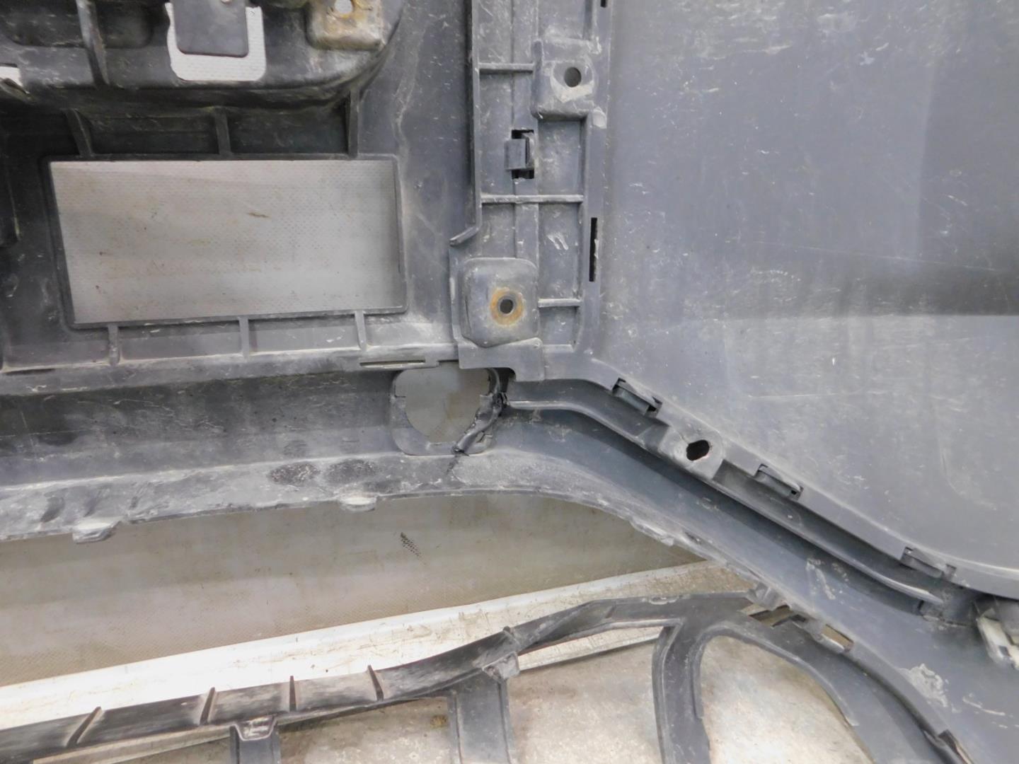 Бампер передний