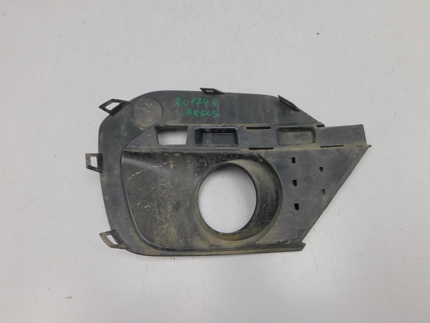 Решетка в бампер левая