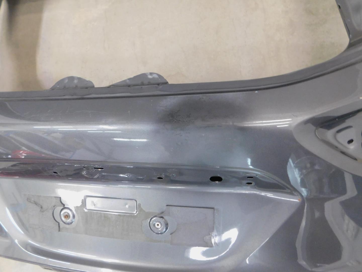 Дверь багажника