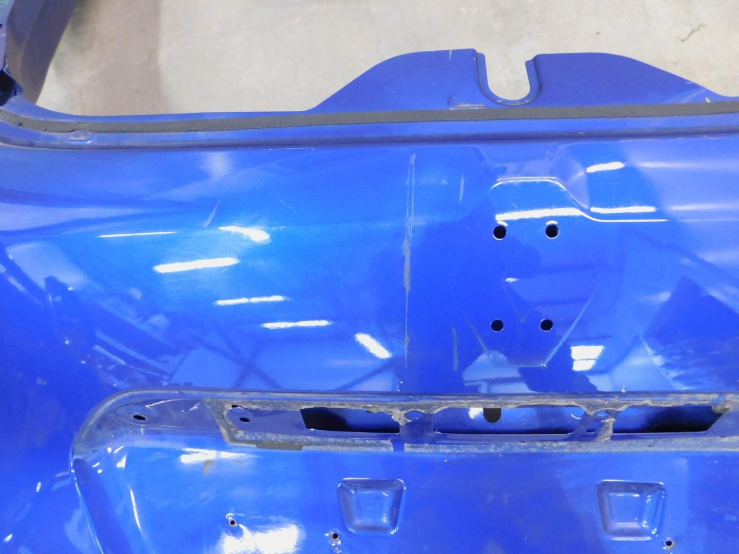 Дверь багажника