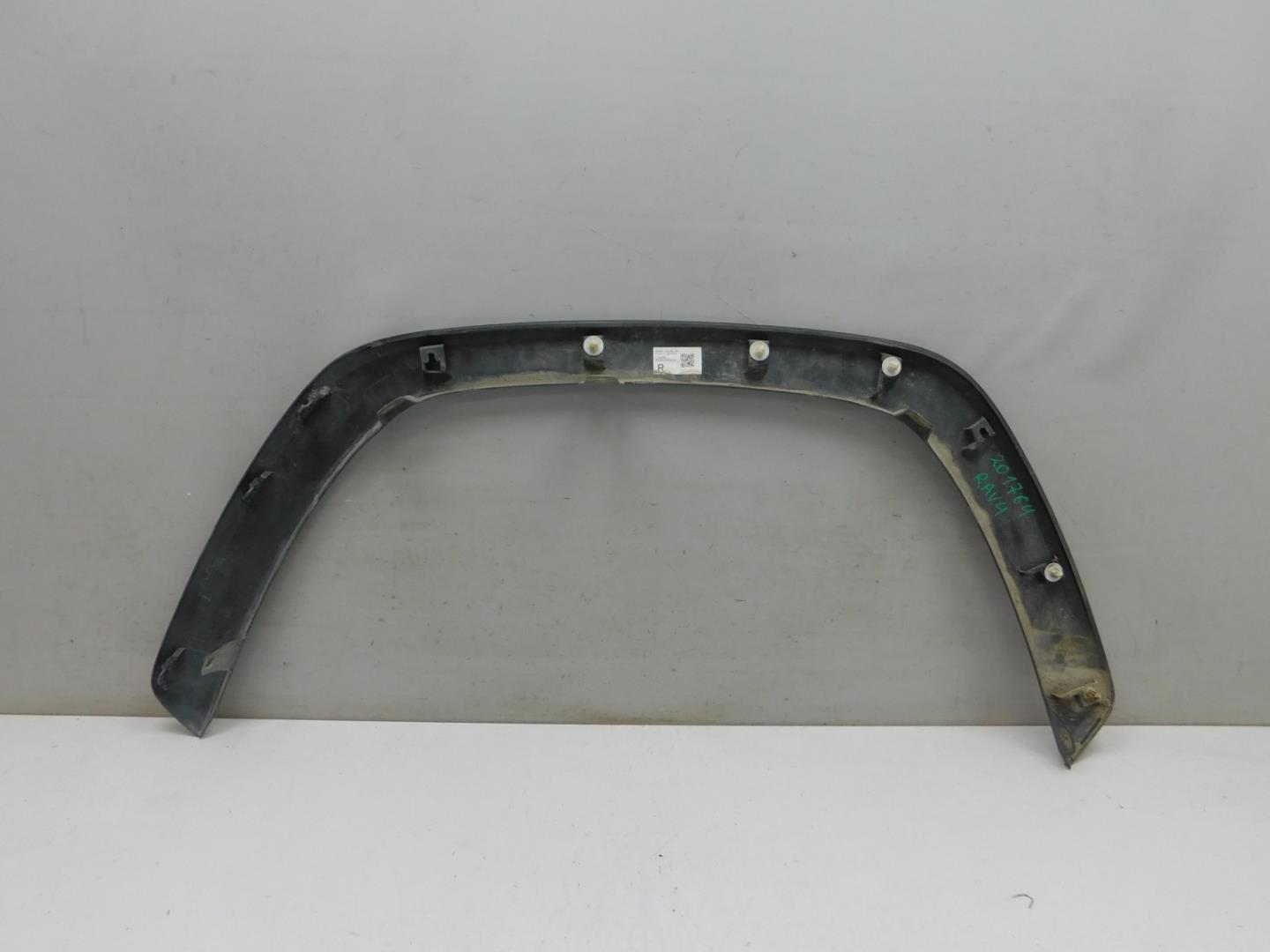 Накладка переднего крыла правого