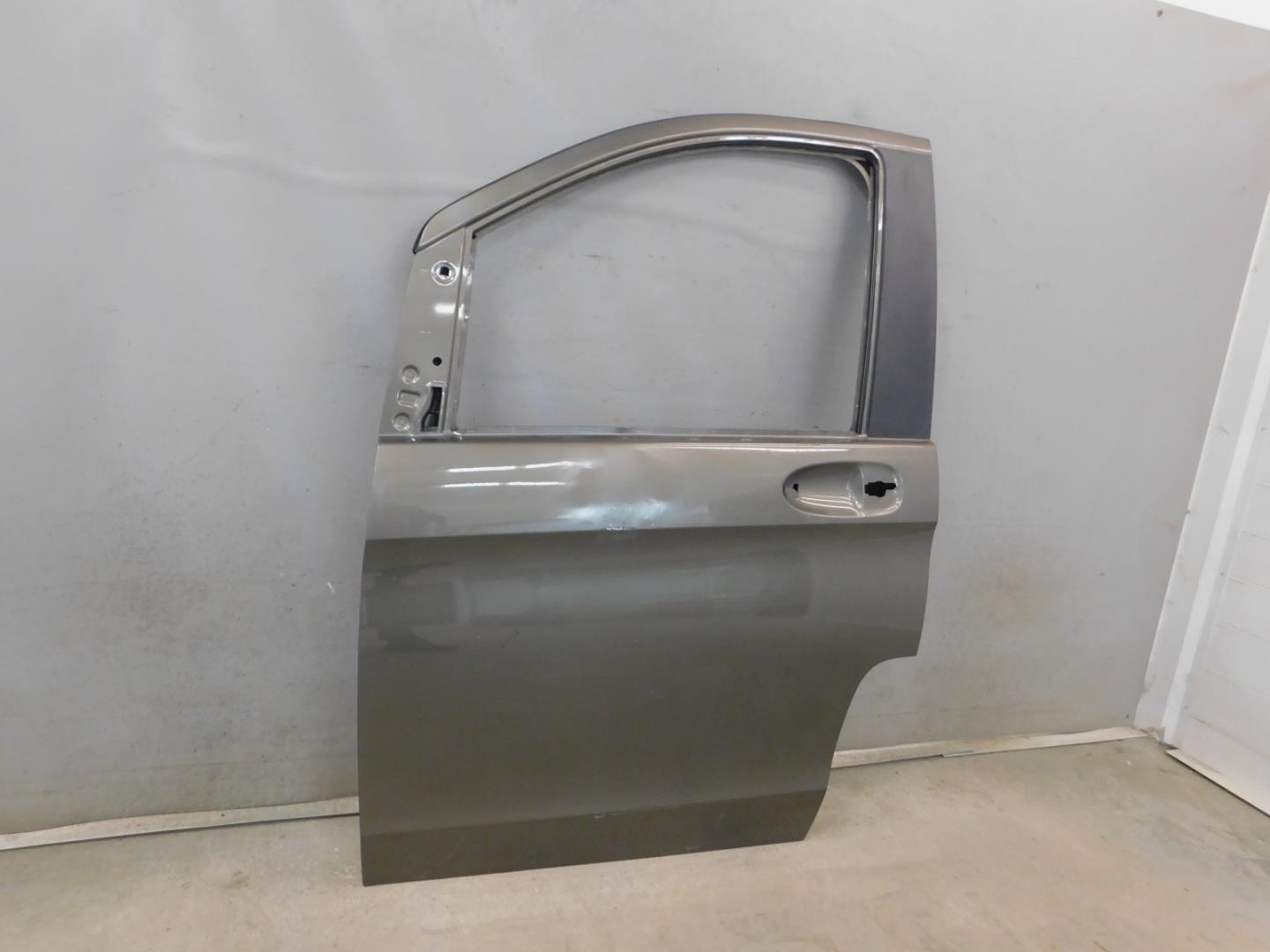 Дверь передняя левая