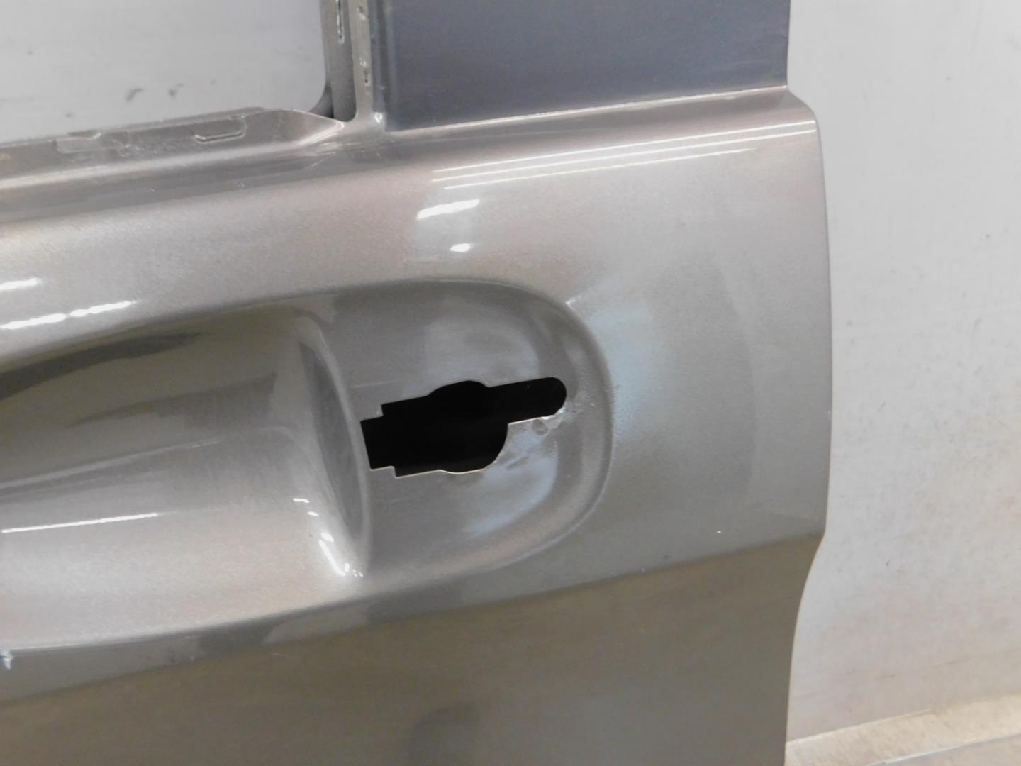 Дверь передняя левая