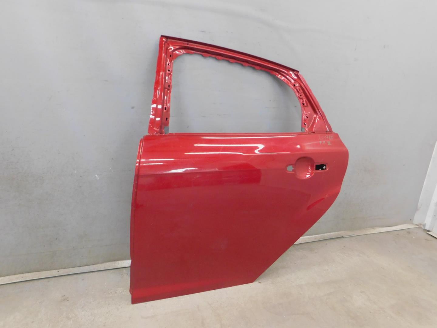 Дверь задняя левая