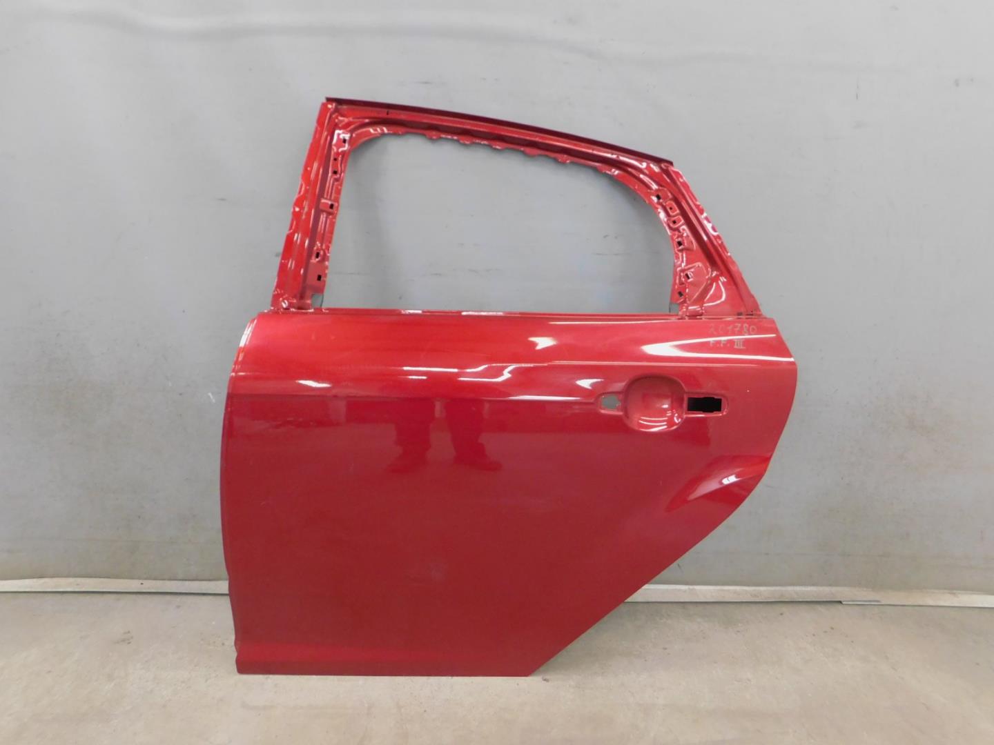 Дверь задняя левая