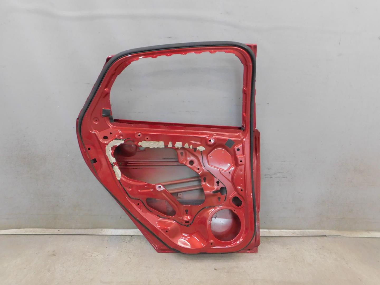 Дверь задняя левая