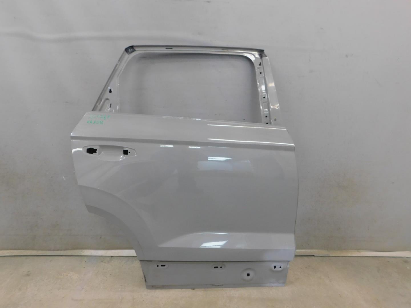 Дверь задняя правая