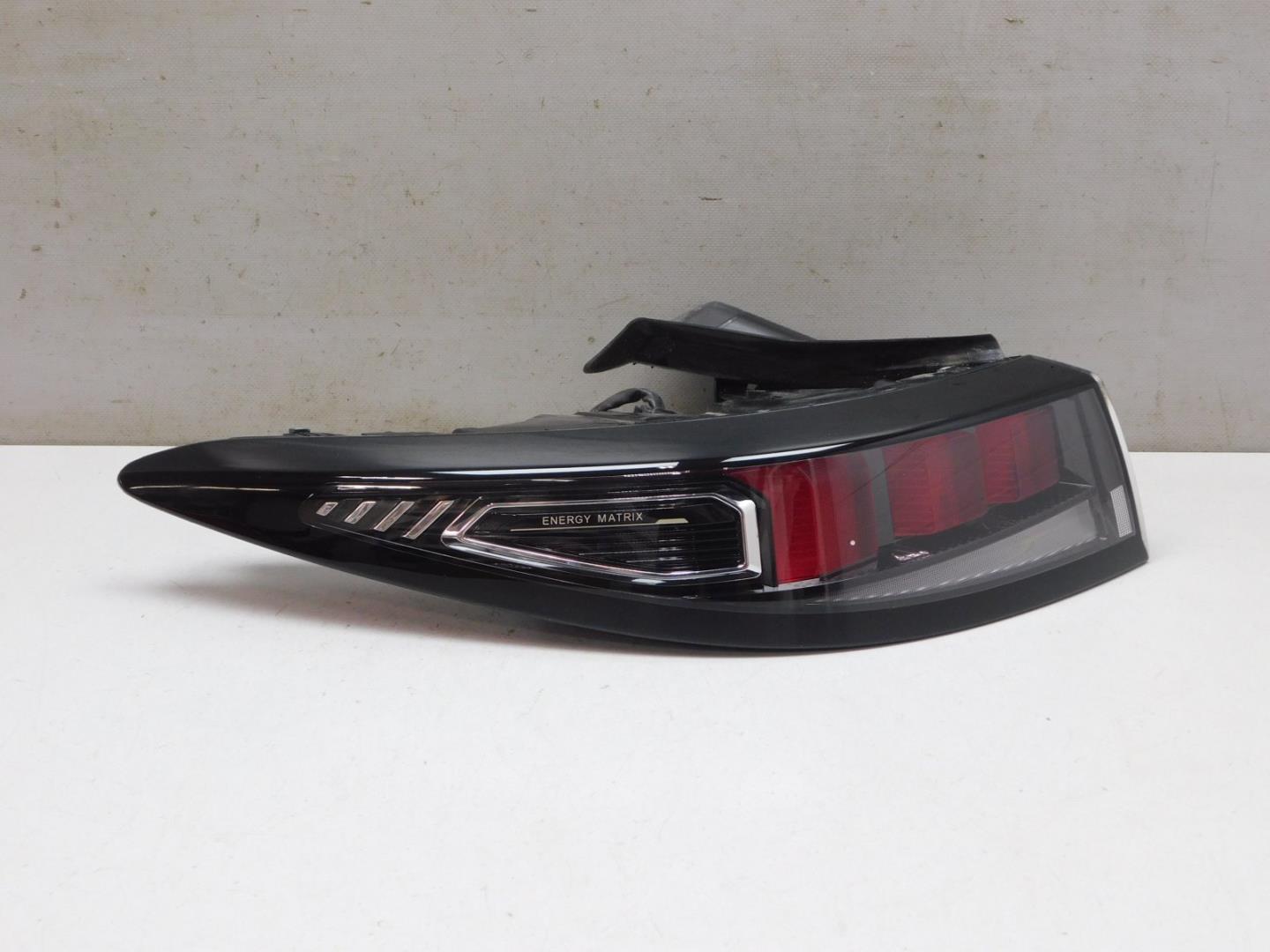 Фонарь задний наружный левый