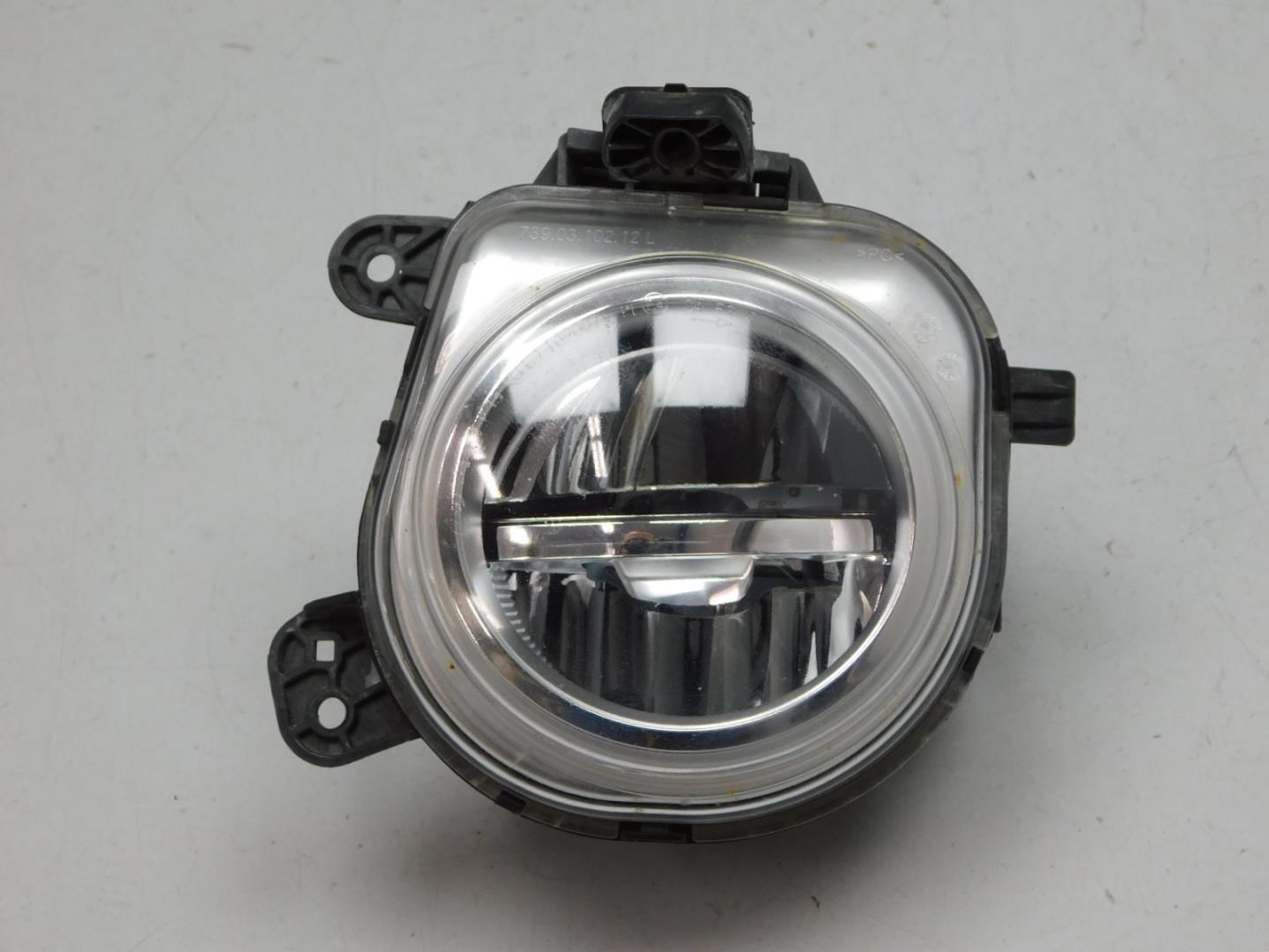 Фара противотуманная левая