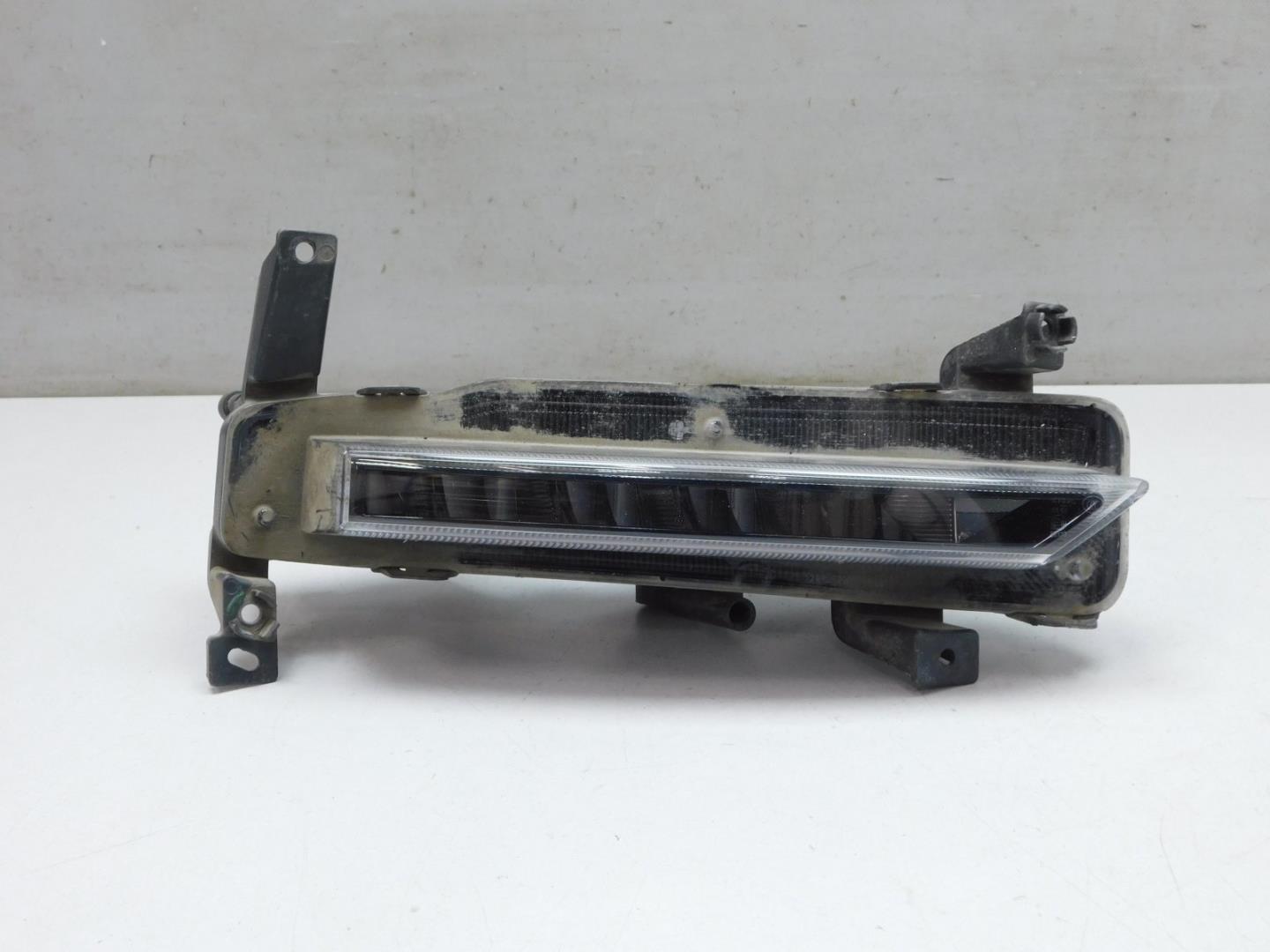 Фара противотуманная правая