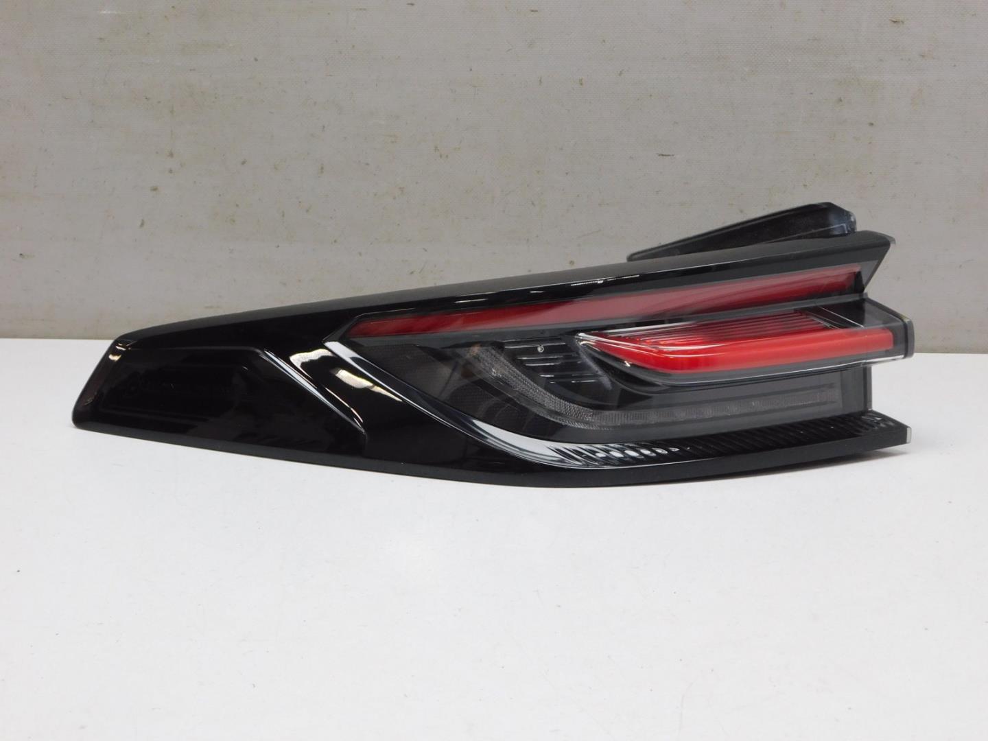 Фонарь задний наружный левый