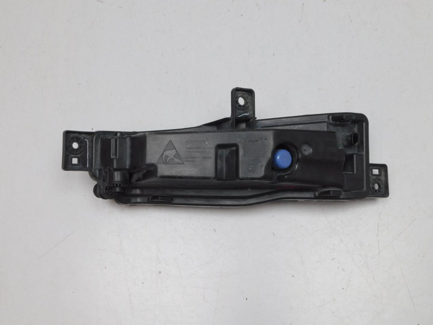 Фара противотуманная правая