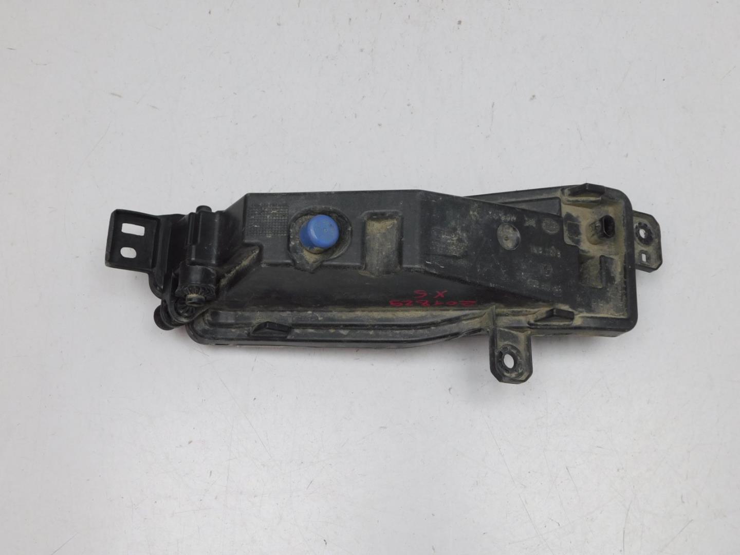 Фара противотуманная правая