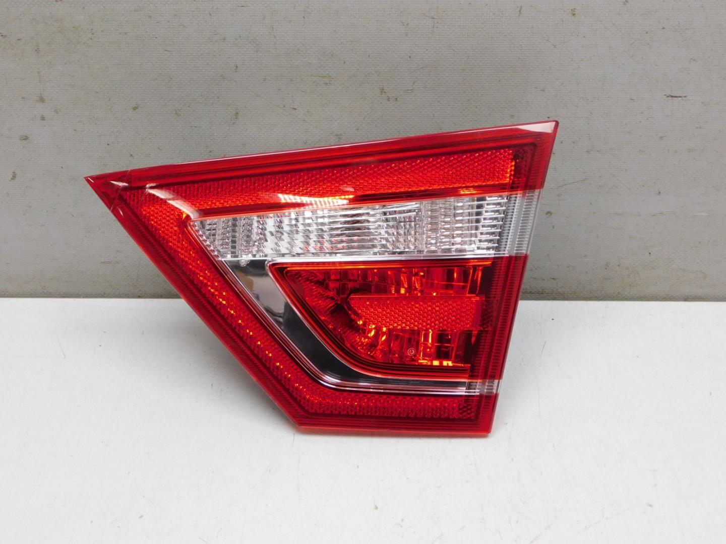 Фонарь задний внутренний правый