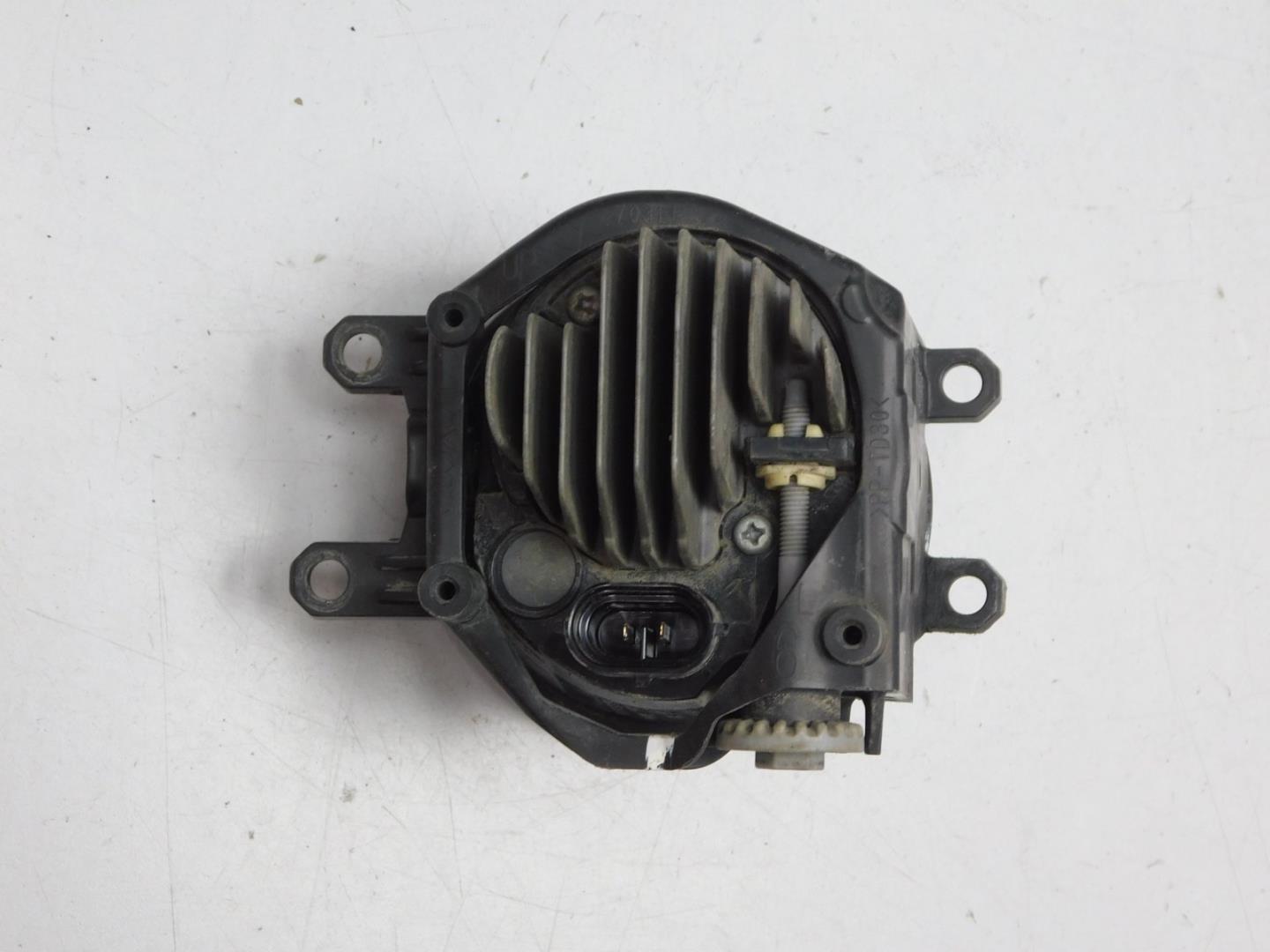 Фара противотуманная левая