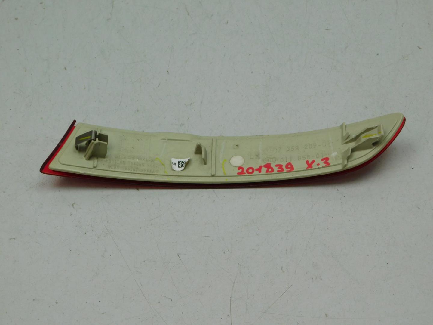 Фонарь задний в бампер левый