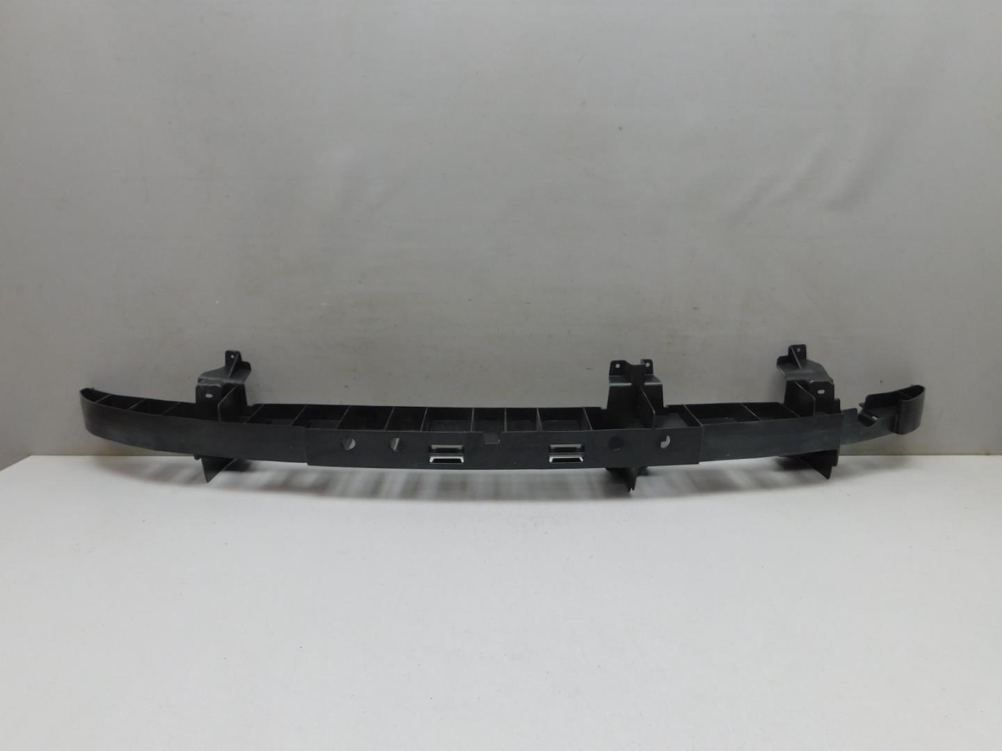 Усилитель переднего бампера