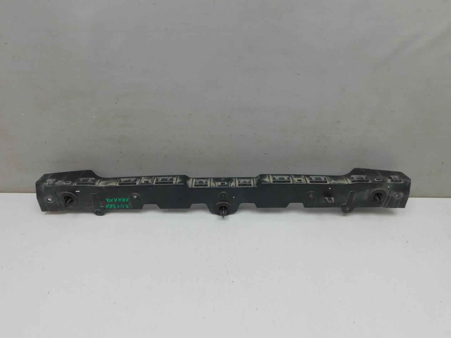 Кронштейн заднего бампера