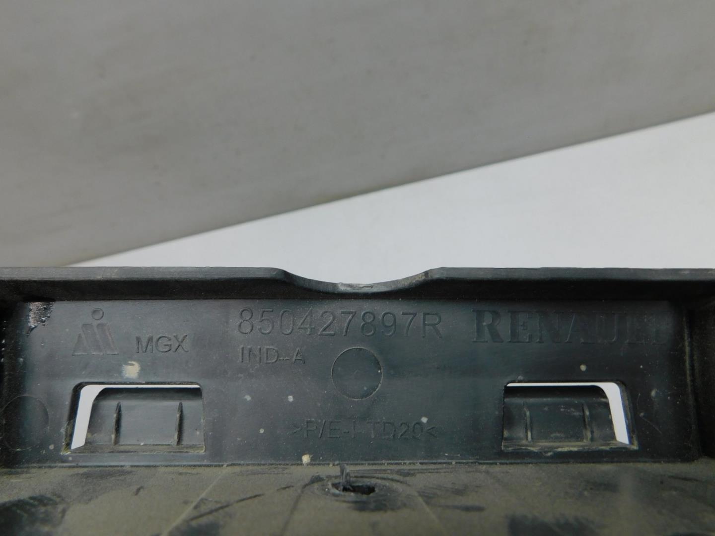 Кронштейн заднего бампера