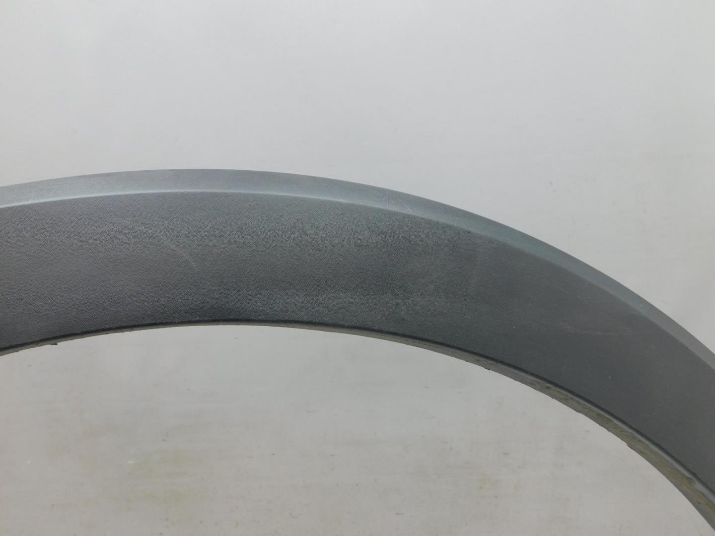 Накладка переднего крыла левого