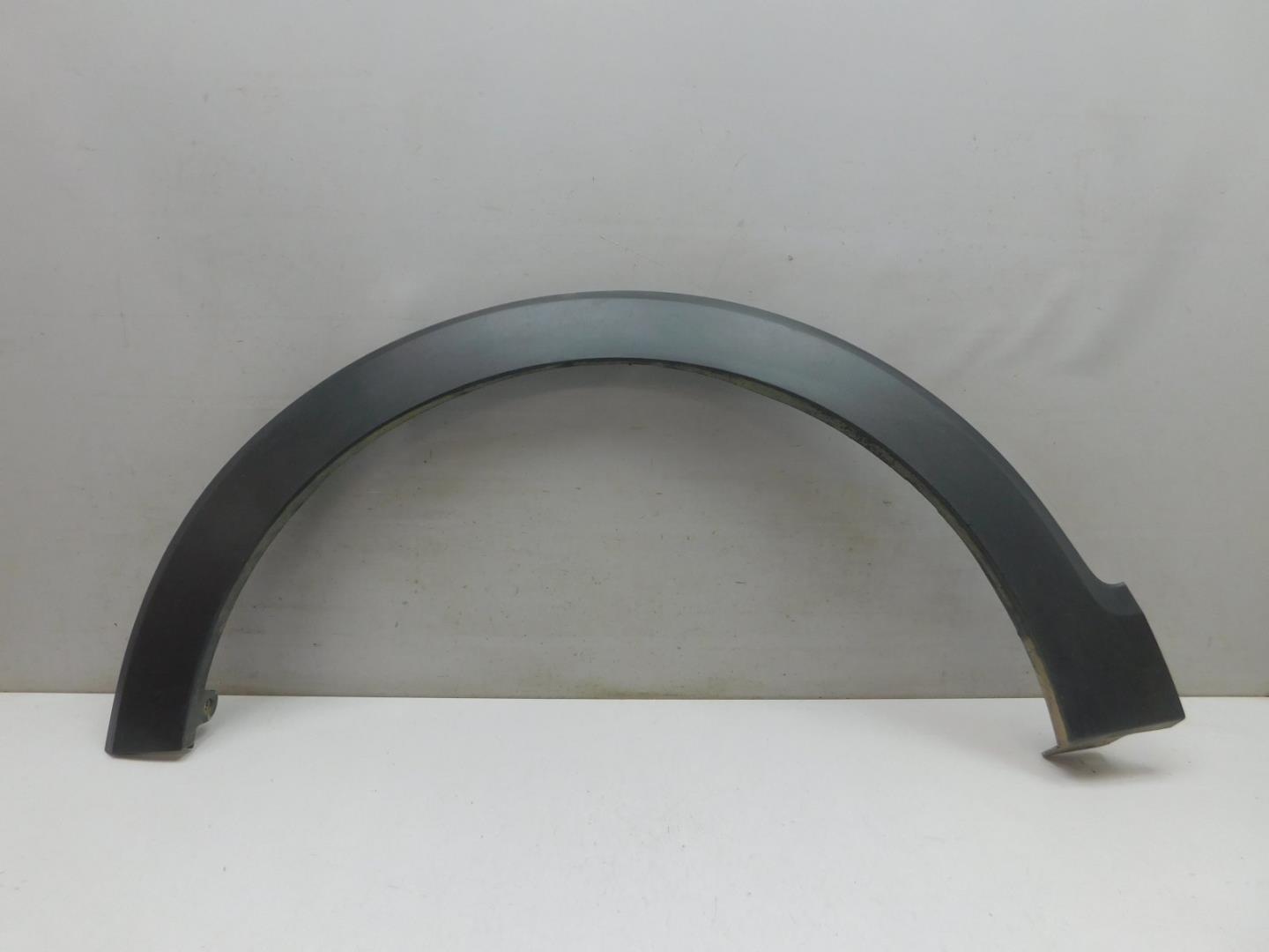 Накладка переднего крыла левого