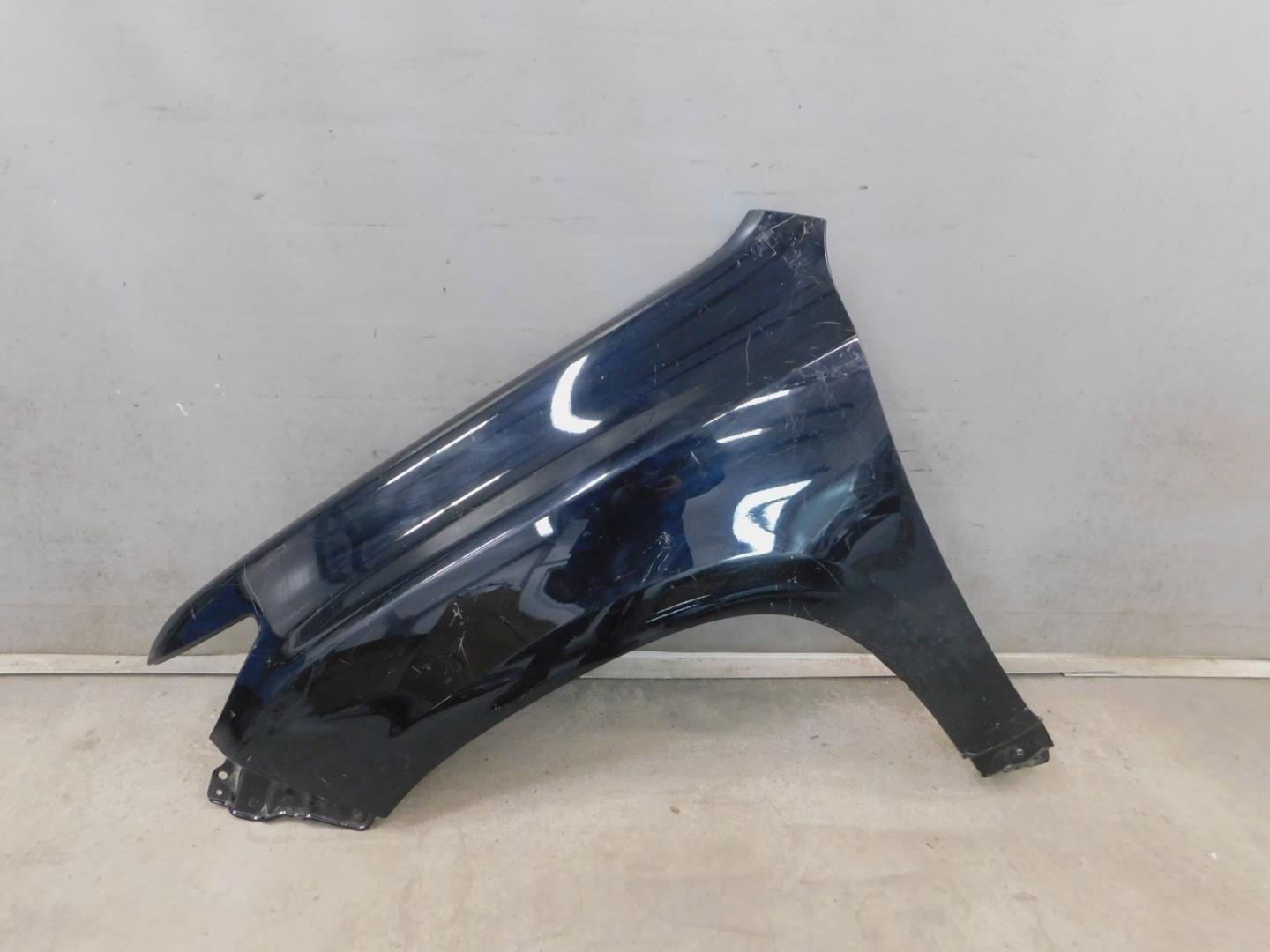 Крыло переднее левое