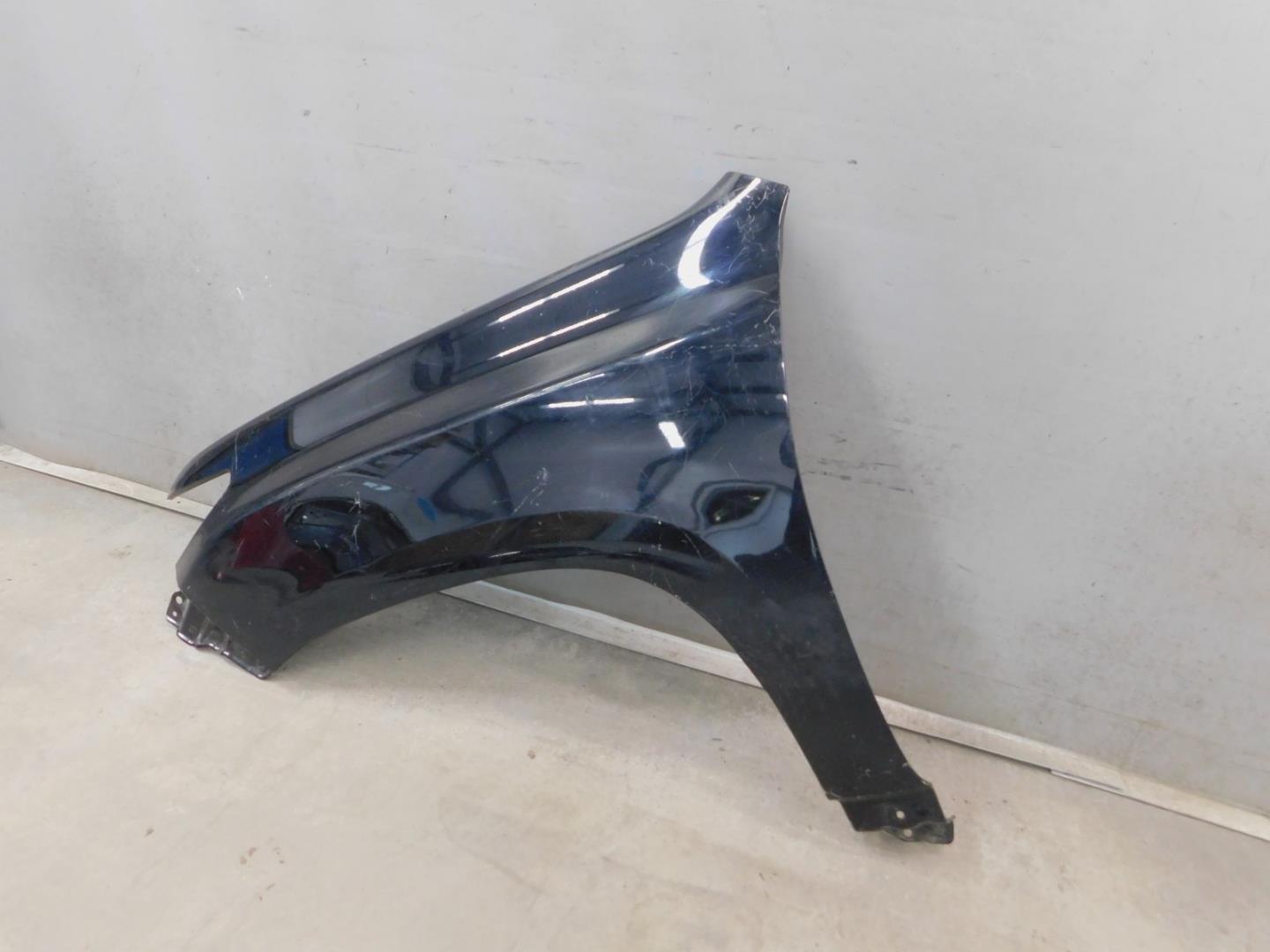 Крыло переднее левое