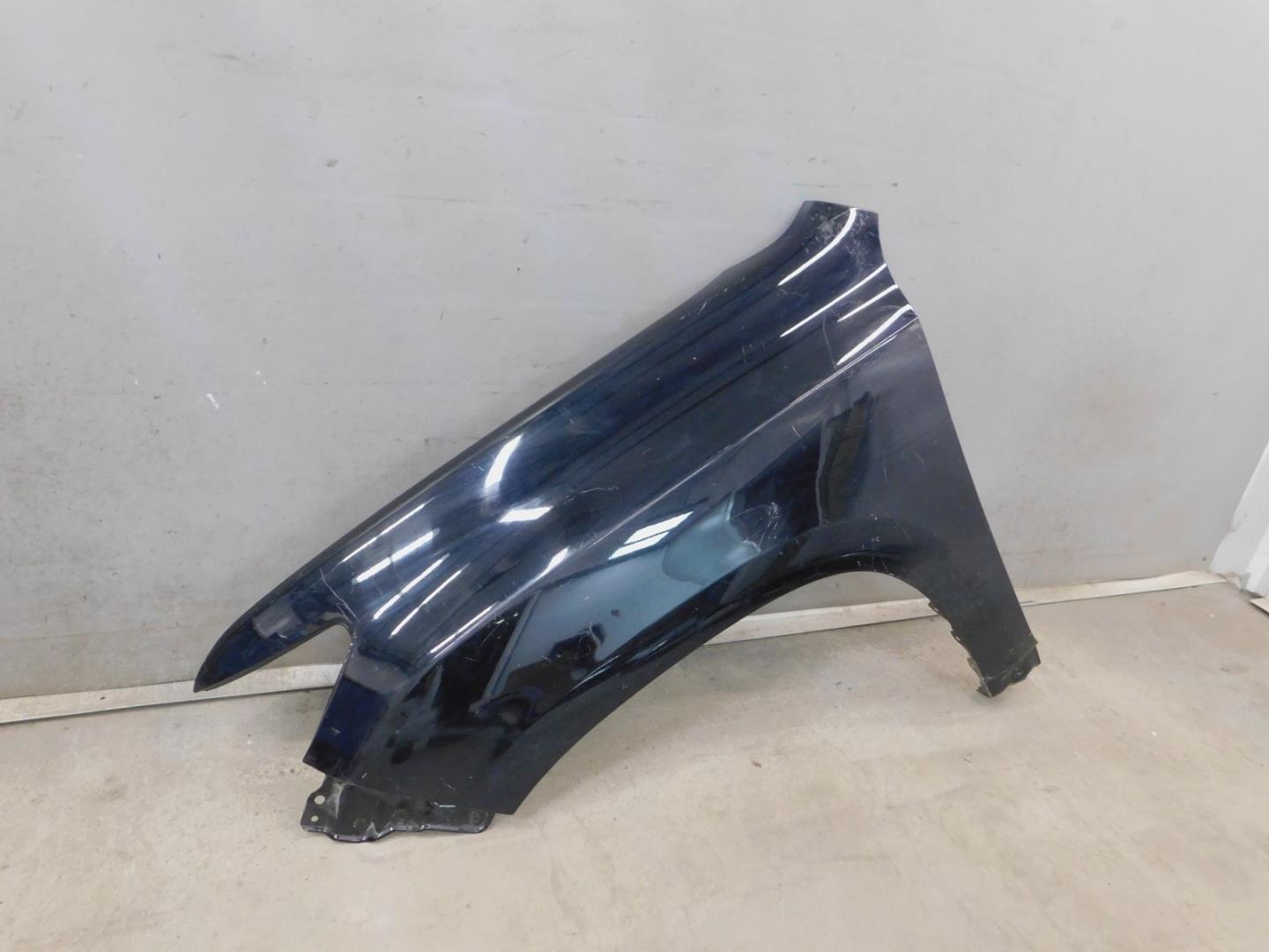 Крыло переднее левое