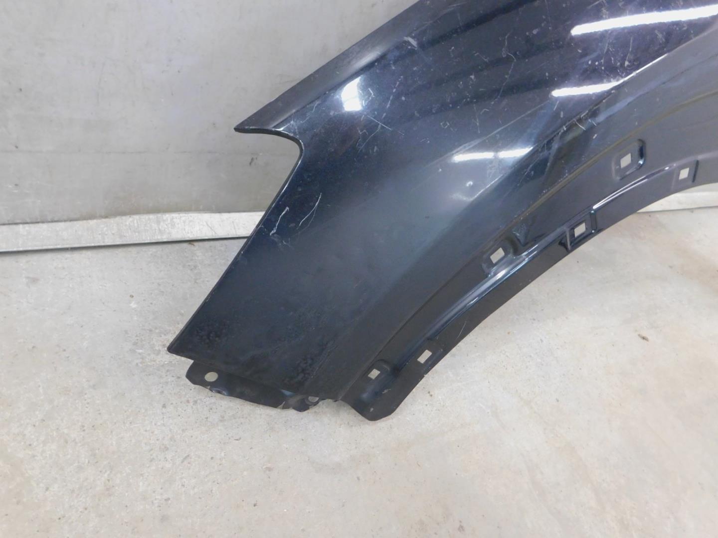 Крыло переднее левое